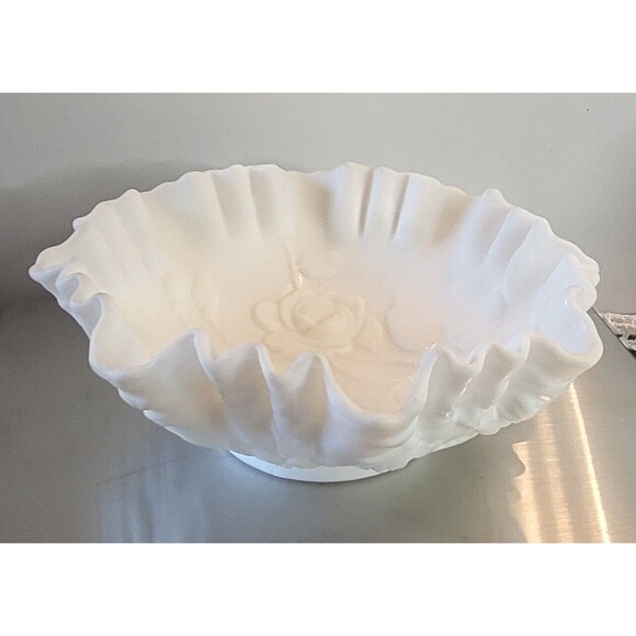 Imperial Milk Glass American Beauty Open Rose c1960s Bowl USA 9"diameter - Picture 1 of 6